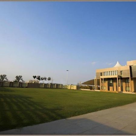 Hotel The Celestial Park, Bhopal Exterior foto